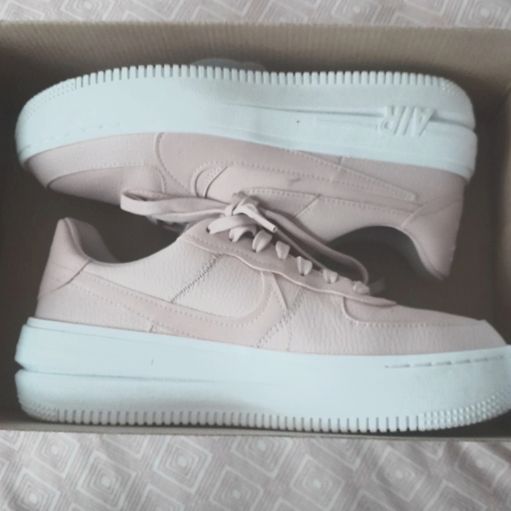 Light Pink Oxford Nike Shoes